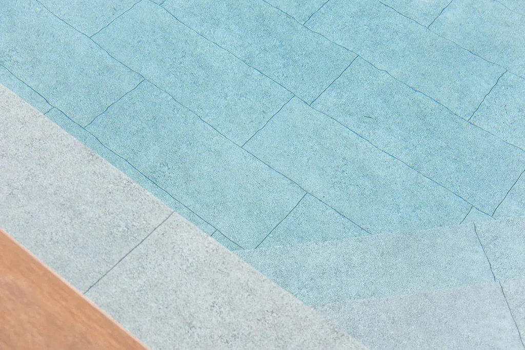 Detalle de la membrana Quartz de la colección Renolit Tile